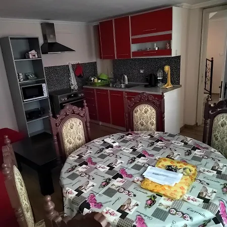 Vila Roz Vila *